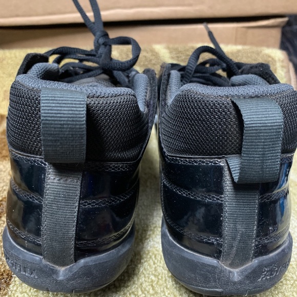 Nike Football Cleats - Picture 3 of 5